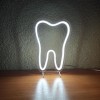 Неоновый светильник Зуб 230х325 acr-n000103