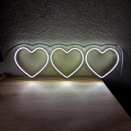 Неоновый светильник Три Сердца 750х250 acr-n000106